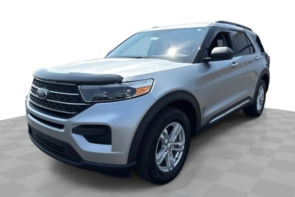 2022 Ford Explorer XLT photo 1