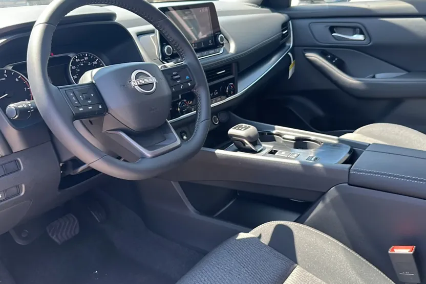 2026 Nissan Rogue SV photo 1