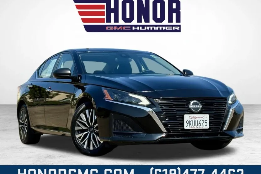 2024 Nissan Altima SV photo 1