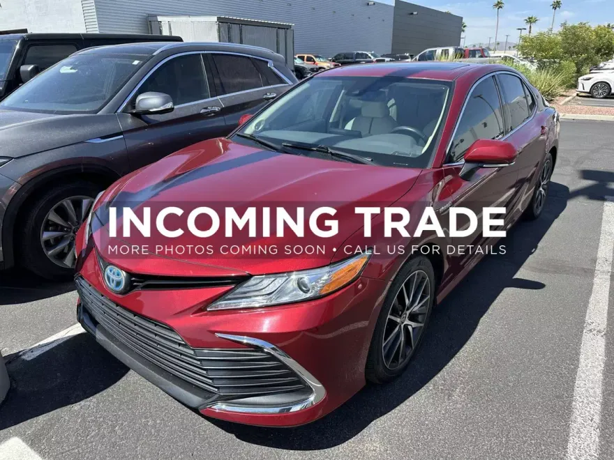 2021 Toyota Camry Hybrid XLE photo 1