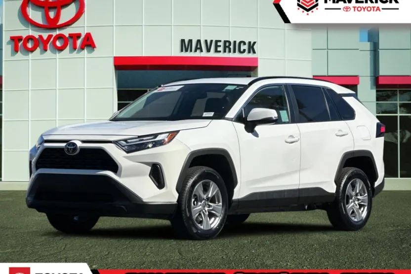2024 Toyota RAV4 XLE photo 1