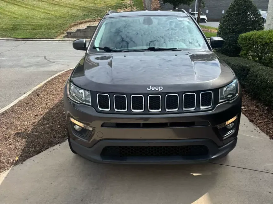 2019 Jeep Compass Latitude photo 1