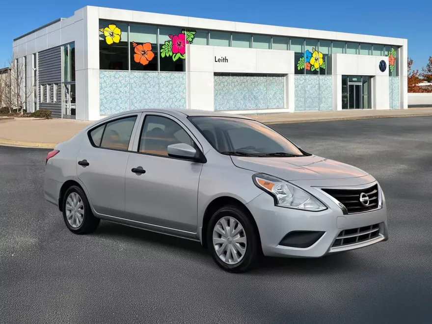 2016 Nissan Versa 1.6 S photo 1