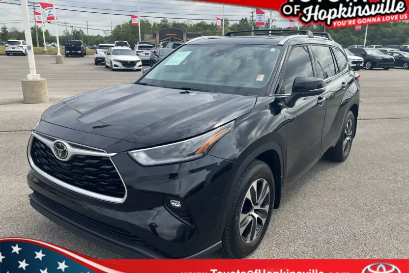 2021 Toyota Highlander XLE photo 1