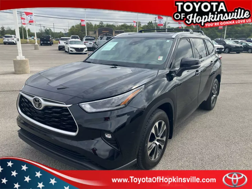 2021 Toyota Highlander XLE photo 1