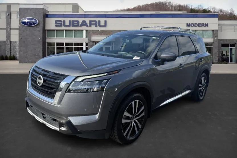 2023 Nissan Pathfinder Platinum photo 1