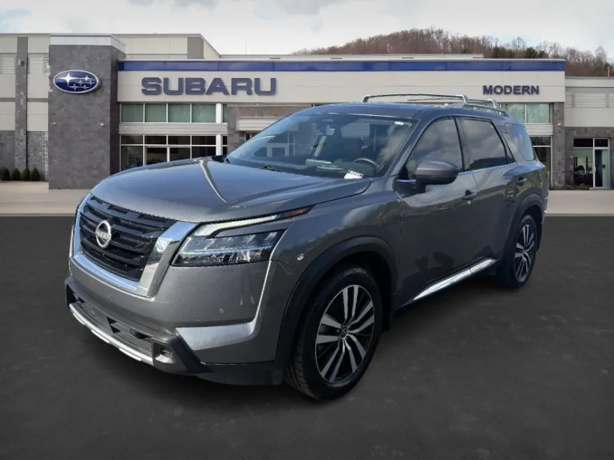 2023 Nissan Pathfinder Platinum photo 1