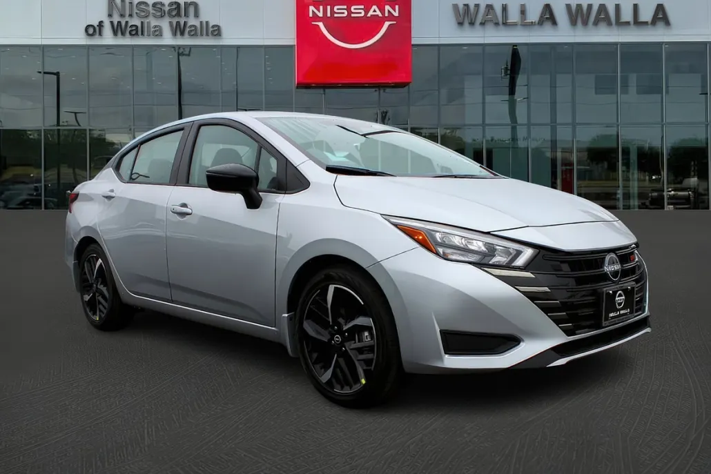 2025 Nissan Versa SR photo 1
