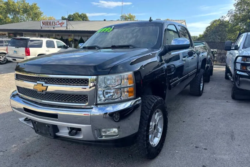 2012 Chevrolet Silverado 1500 LT photo 1