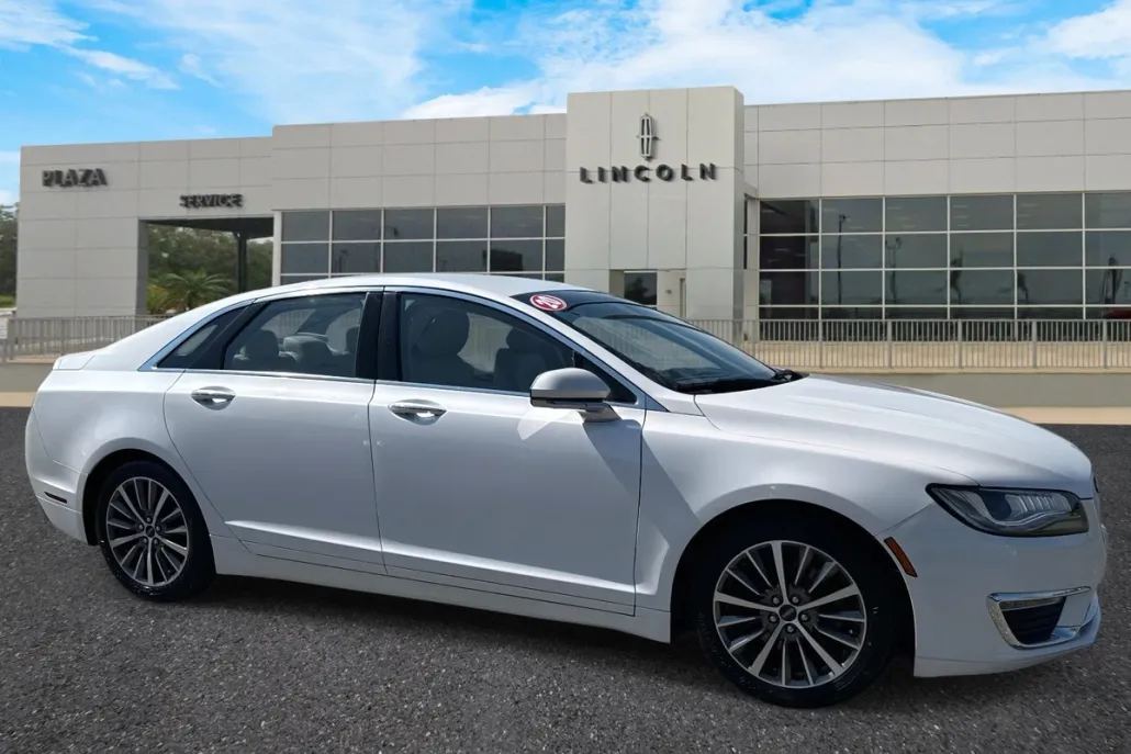 2020 Lincoln MKZ Standard photo 1