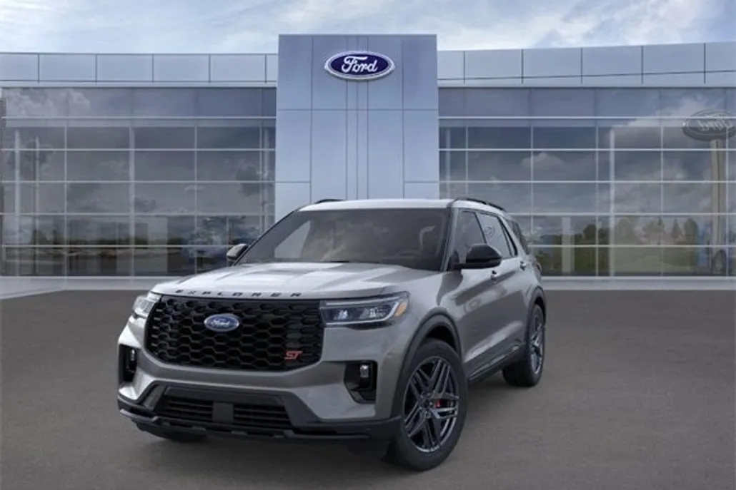 2025 Ford Explorer ST photo 1