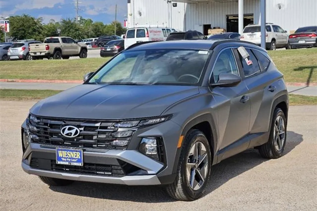 2025 Hyundai Tucson SEL photo 1