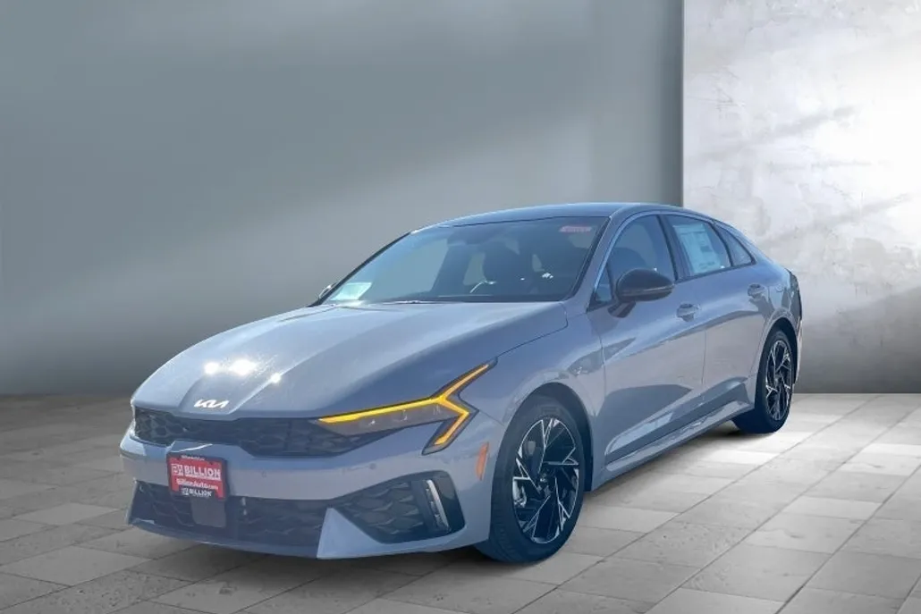 2025 Kia K5 GT-Line photo 1