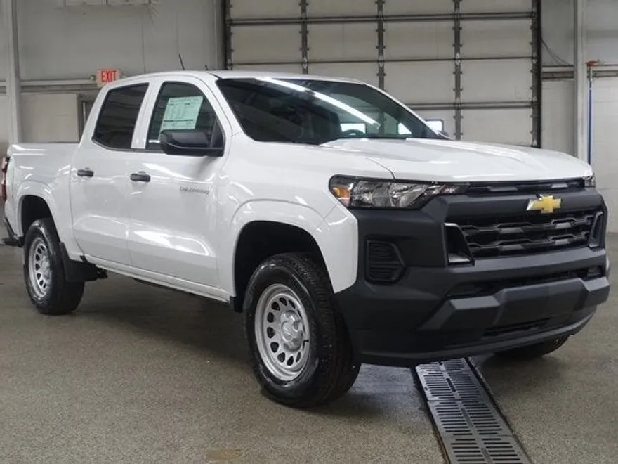 2025 Chevrolet Colorado LT photo 1