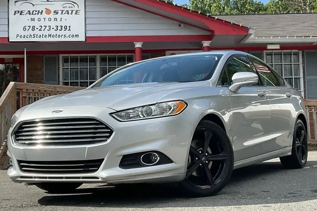 2016 Ford Fusion SE photo 1