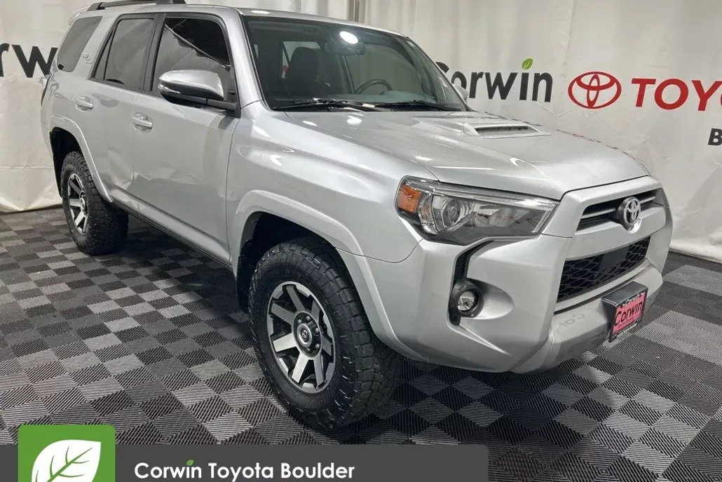 2023 Toyota 4Runner TRD Off-Road Premium photo 1