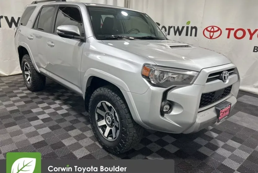2023 Toyota 4Runner TRD Off-Road Premium photo 1