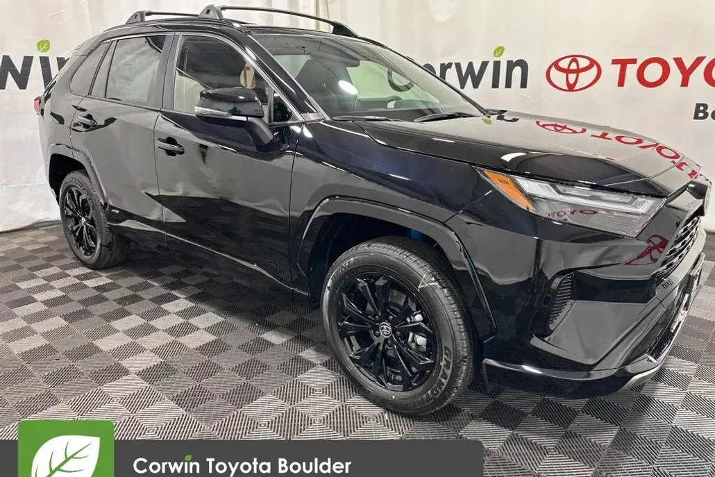 2025 Toyota RAV4 Hybrid SE photo 1