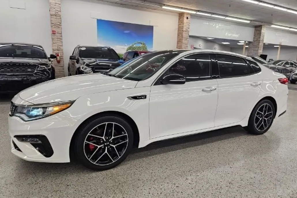 2020 Kia Optima SX photo 1