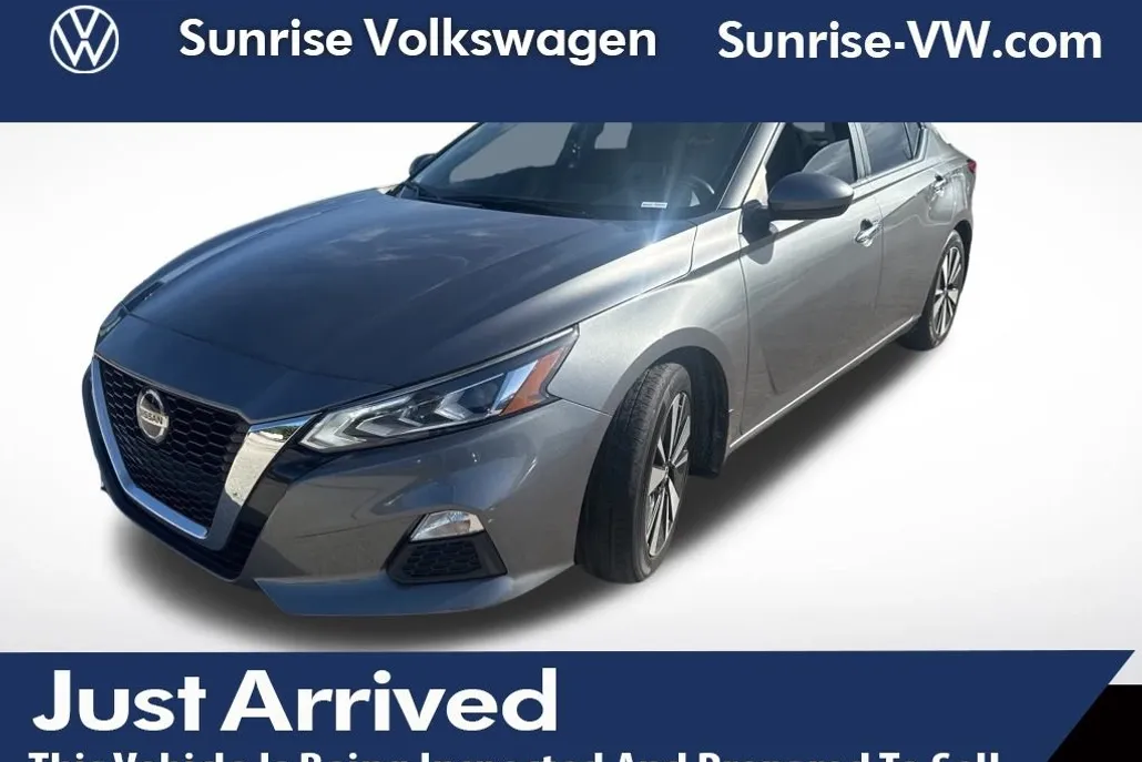2022 Nissan Altima 2.5 SV photo 1
