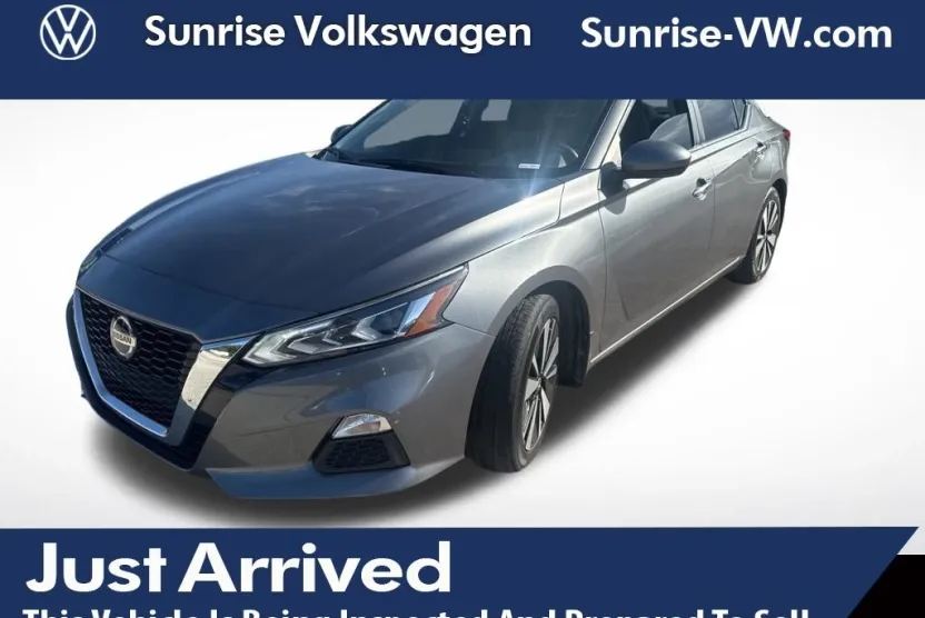 2022 Nissan Altima 2.5 SV photo 1