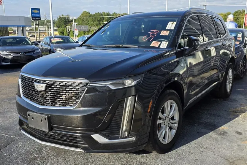 2023 Cadillac XT6 Luxury photo 1