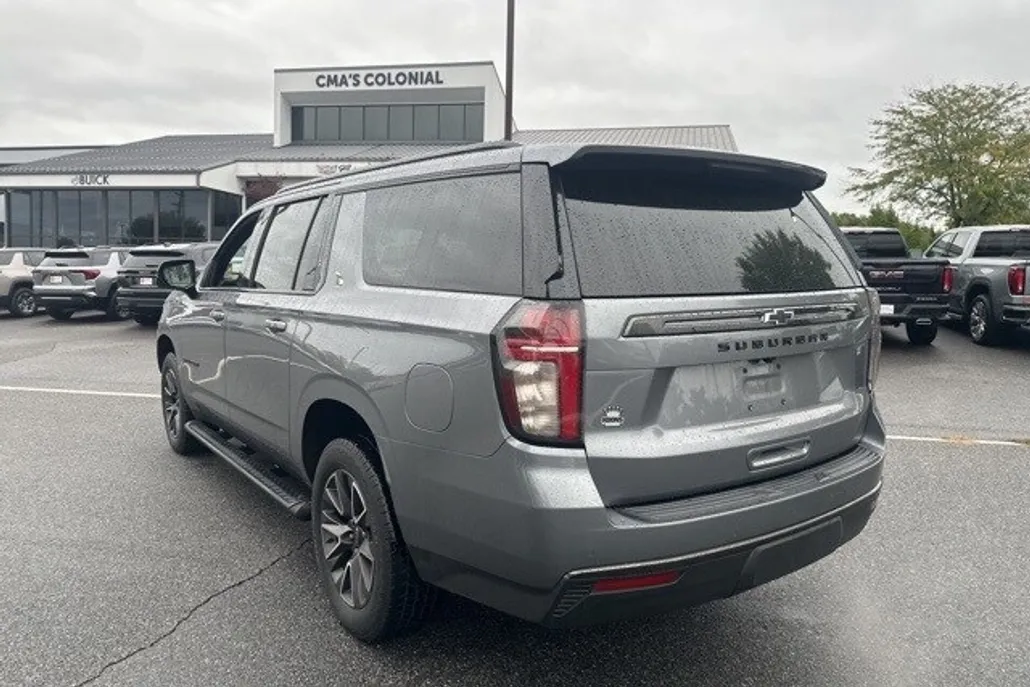 2021 Chevrolet Suburban Z71 photo 1