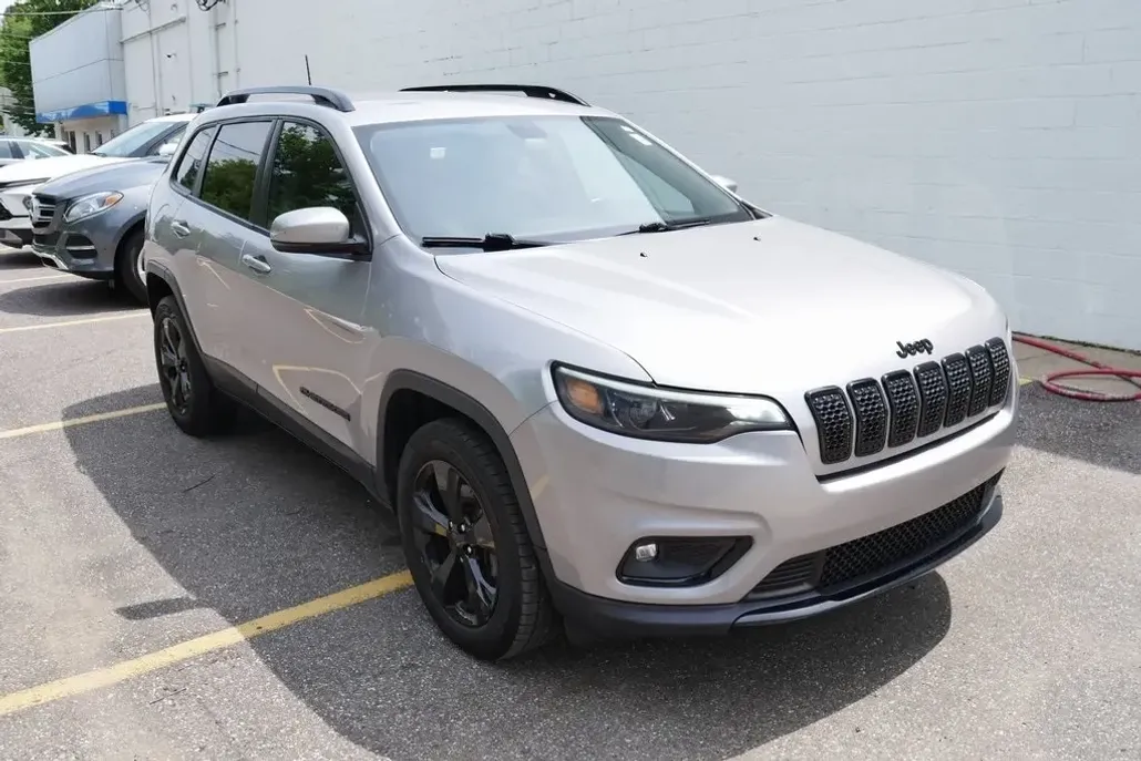 2019 Jeep Cherokee Altitude photo 1