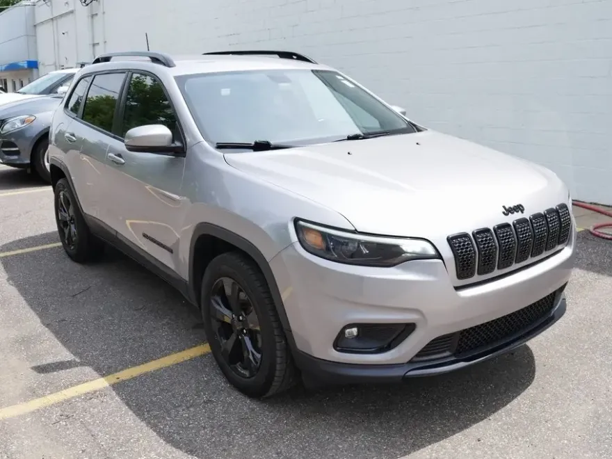 2019 Jeep Cherokee Altitude photo 1