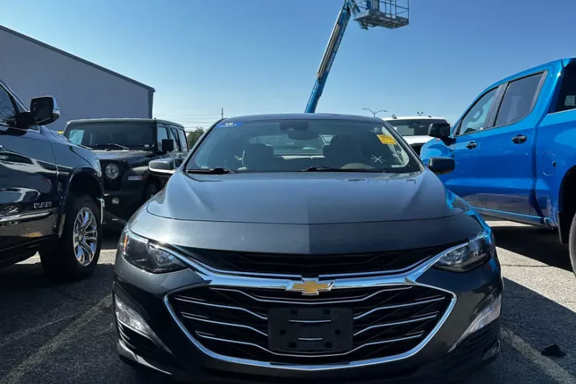 2021 Chevrolet Malibu 1LT photo 1