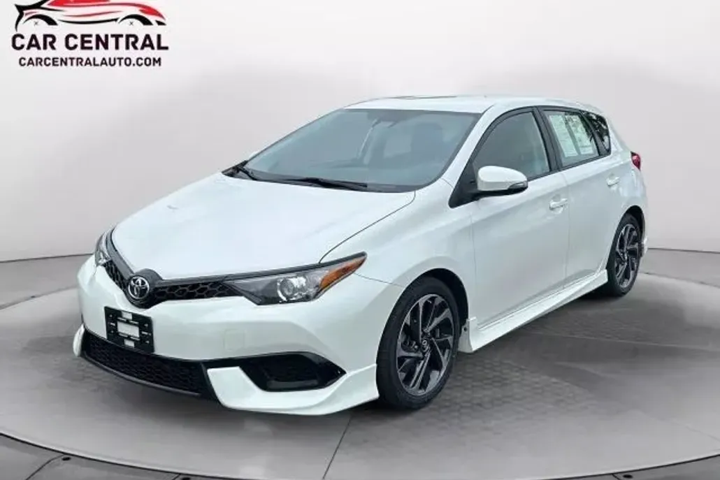 2017 Toyota Corolla iM Base photo 1