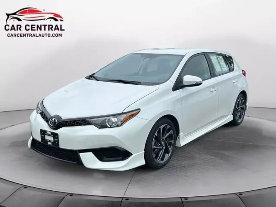 2017 Toyota Corolla iM Base photo 1