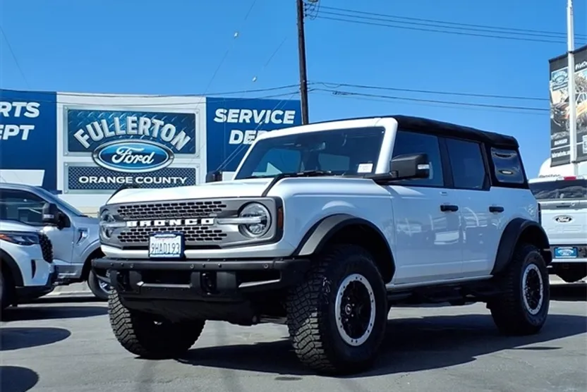 2023 Ford Bronco Badlands photo 1