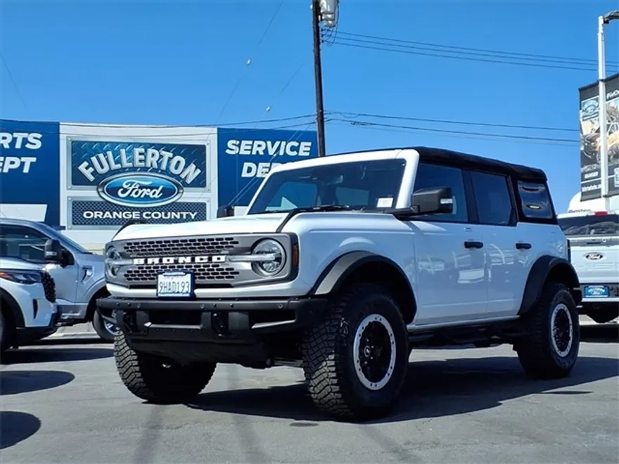 2023 Ford Bronco Badlands photo 1