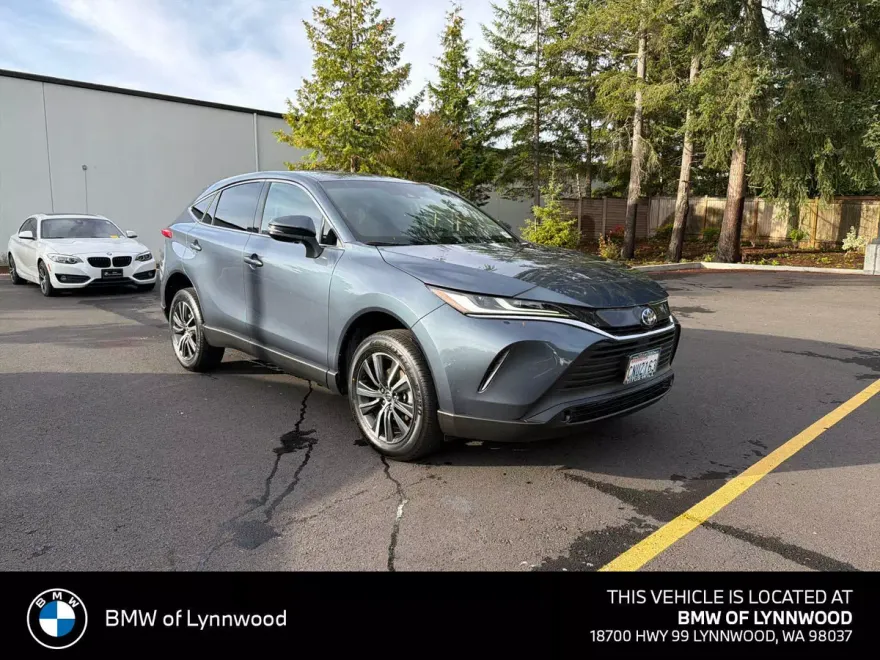 2024 Toyota Venza LE photo 1
