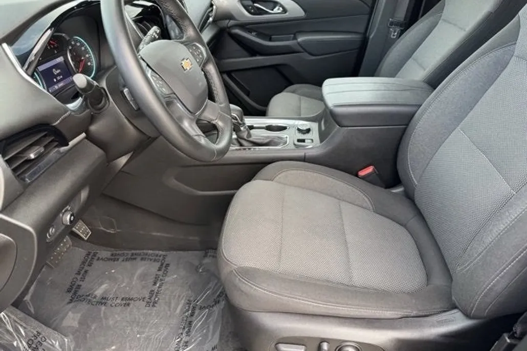2023 Chevrolet Traverse Cloth photo 1