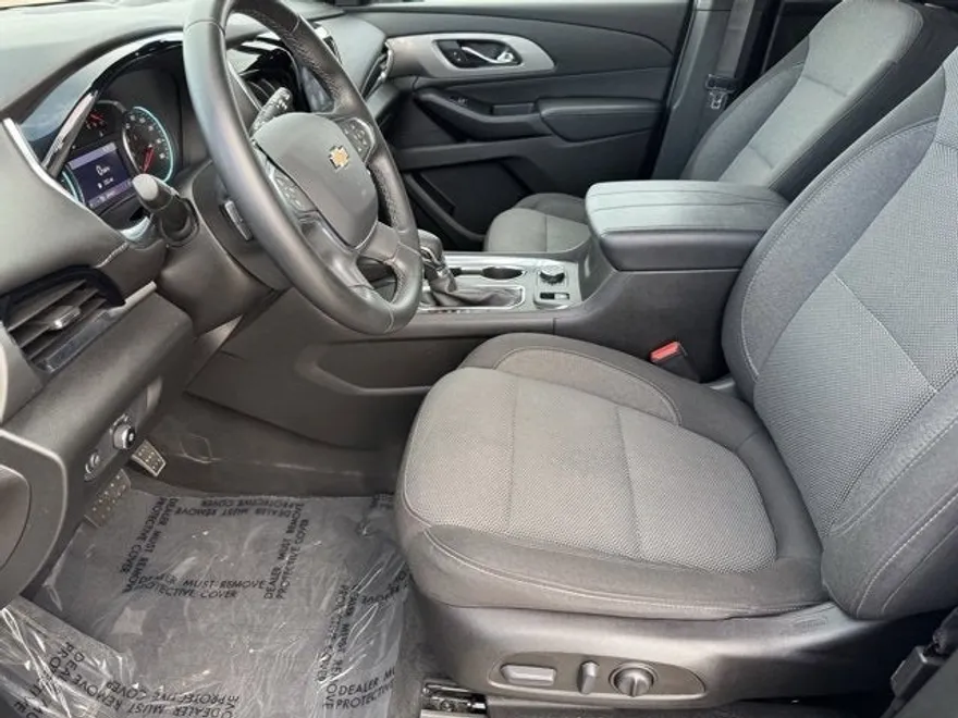 2023 Chevrolet Traverse Cloth photo 1