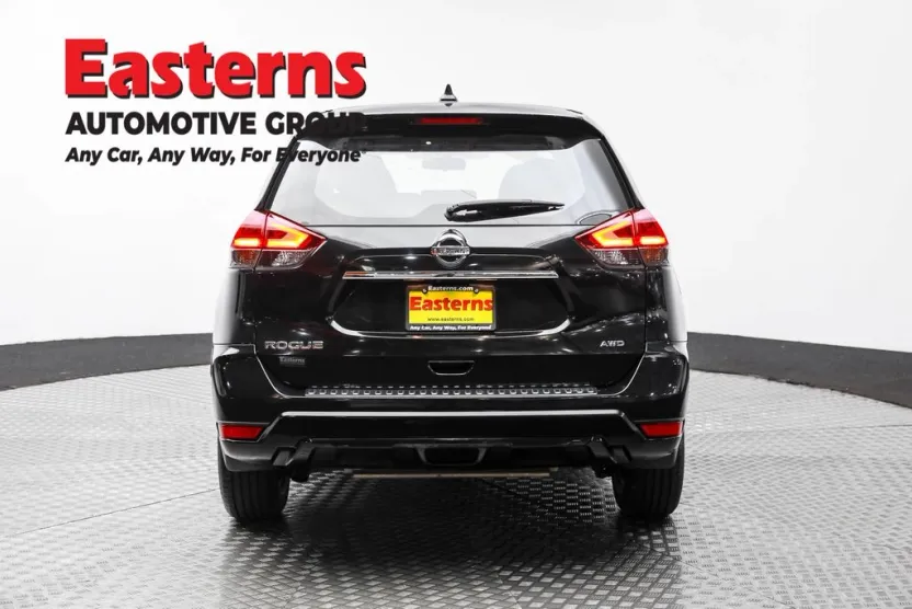2018 Nissan Rogue S photo 1