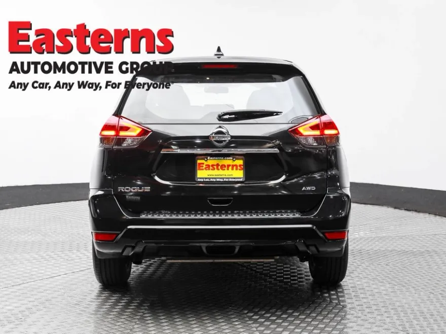 2018 Nissan Rogue S photo 1