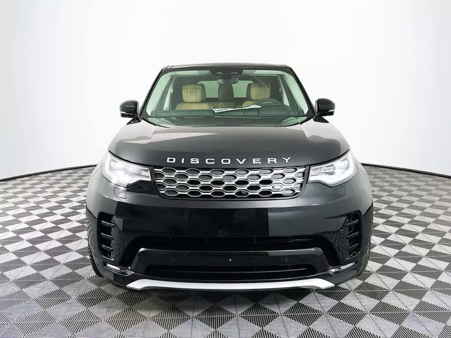 2025 Land Rover Discovery Metropolitan Edition photo 1