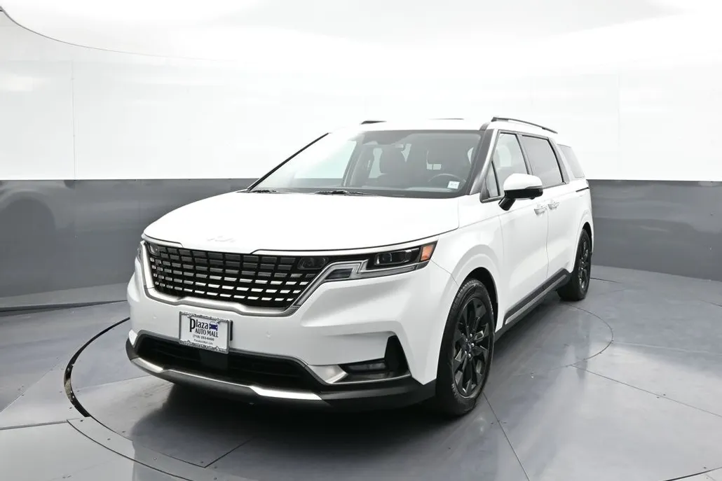 2024 Kia Carnival SX Prestige photo 1