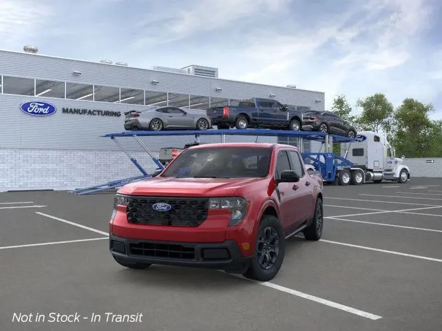 2025 Ford Maverick XLT photo 2