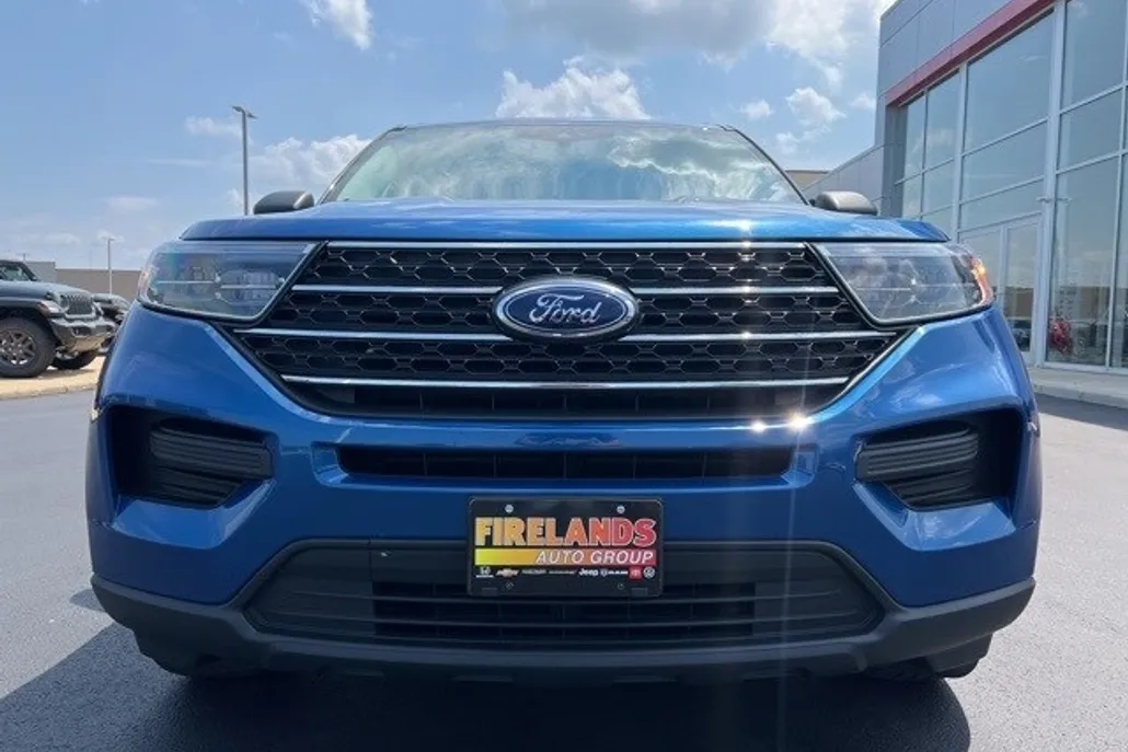 2022 Ford Explorer XLT photo 1