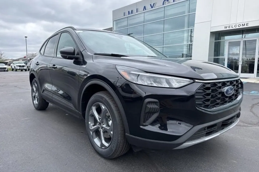 2025 Ford Escape ST-Line photo 1