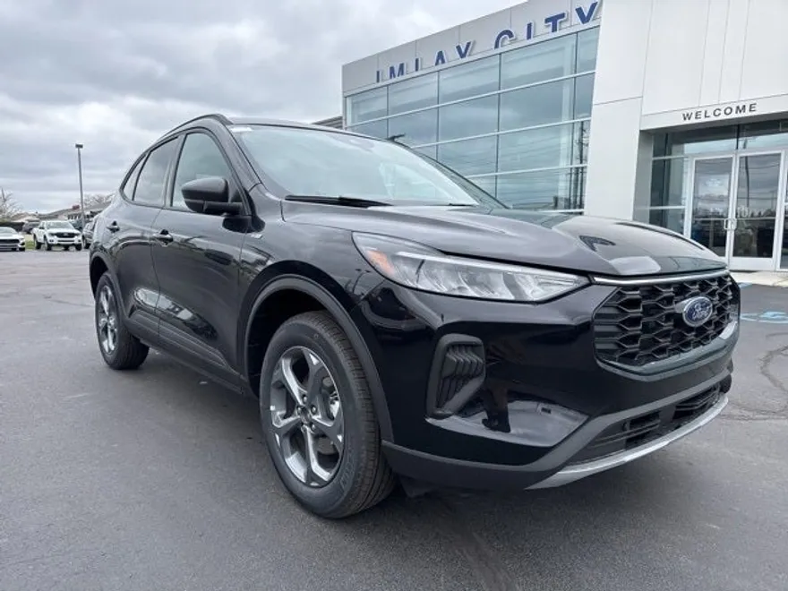 2025 Ford Escape ST-Line photo 1