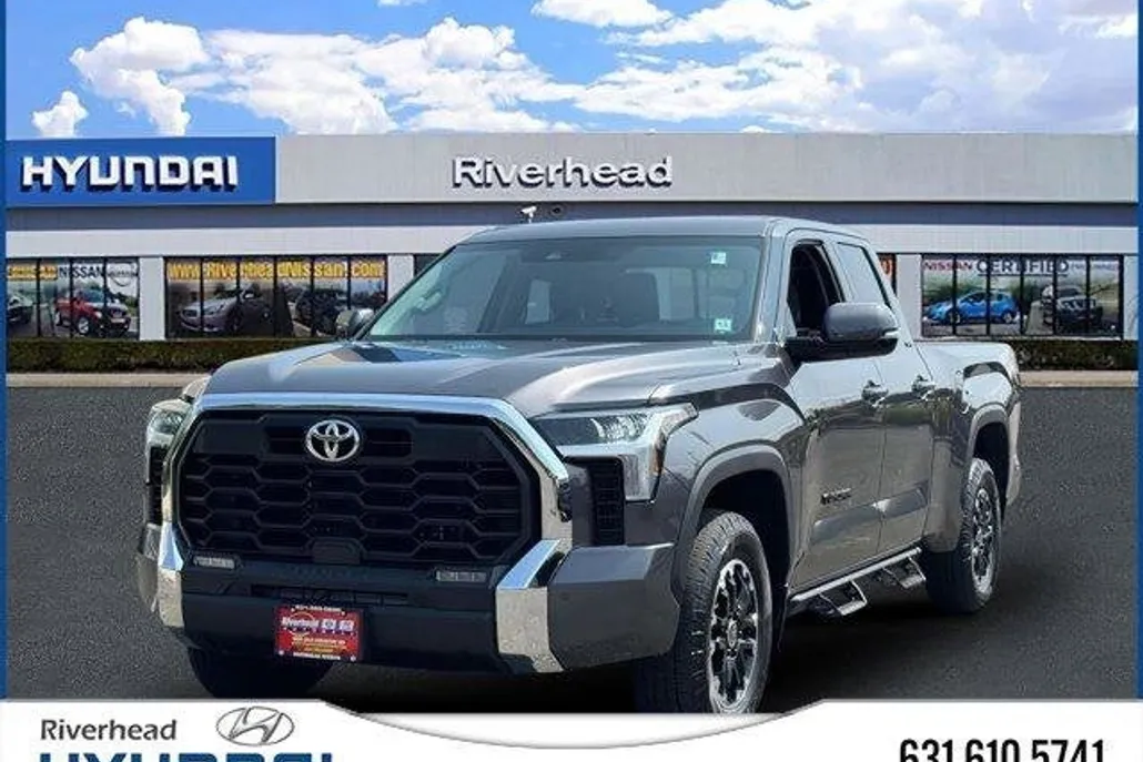 2022 Toyota Tundra SR5 photo 1