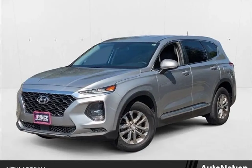 2020 Hyundai Santa Fe SE photo 1