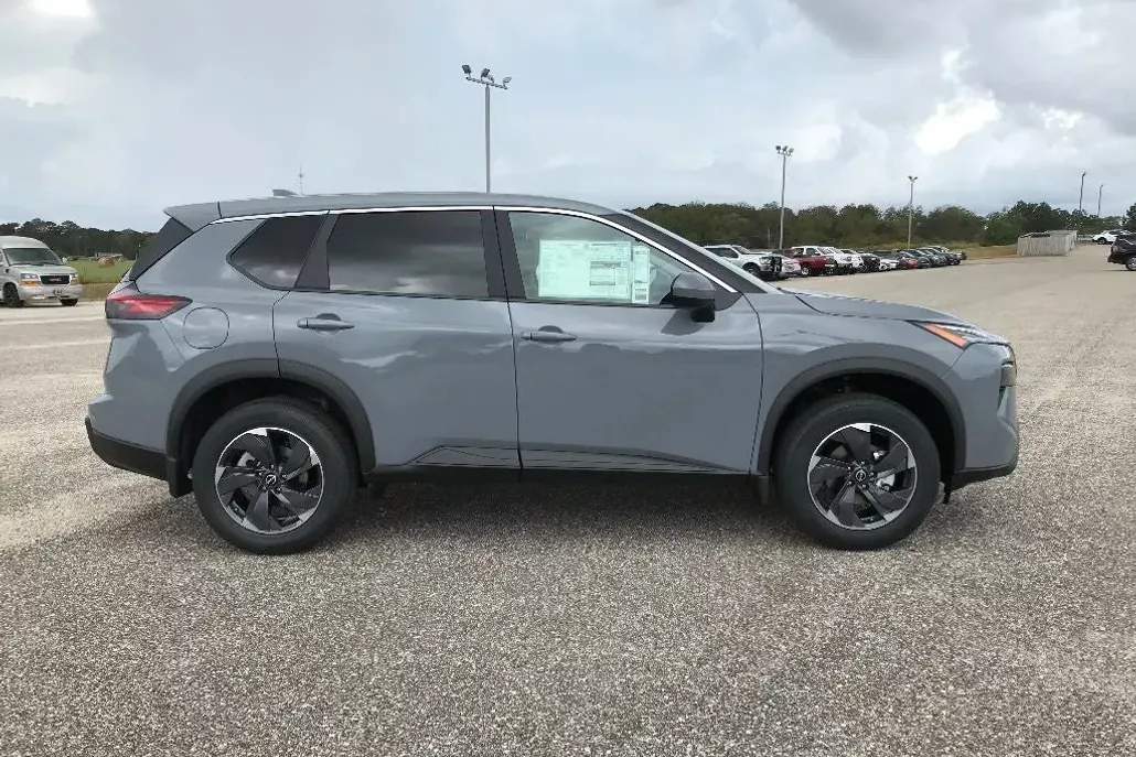 2026 Nissan Rogue SV photo 1