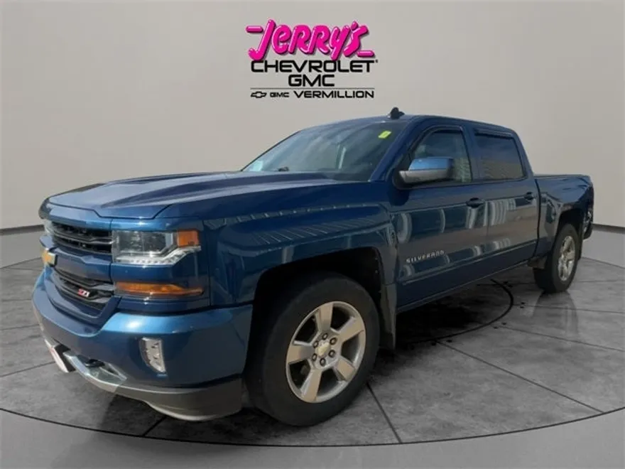 2017 Chevrolet Silverado 1500 LT2 photo 1