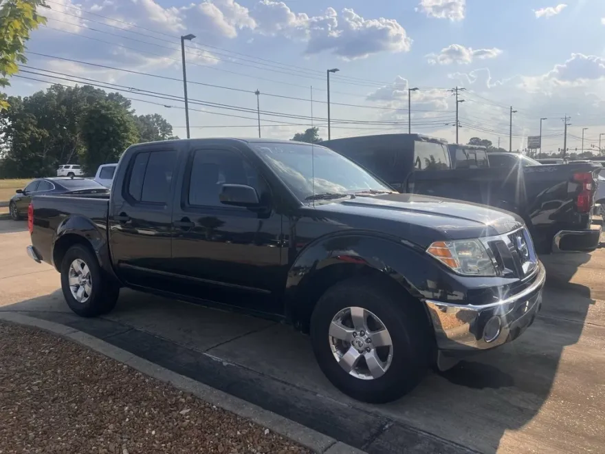 2010 Nissan Frontier SE photo 1